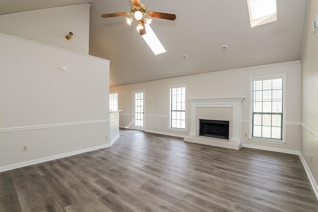 Building Photo - 7325 English Cove