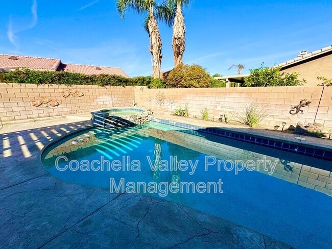 Building Photo - 48201 Cll Del Sol