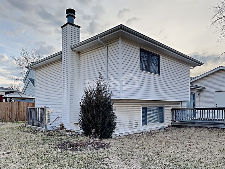 Building Photo - 121 Valleywood Dr