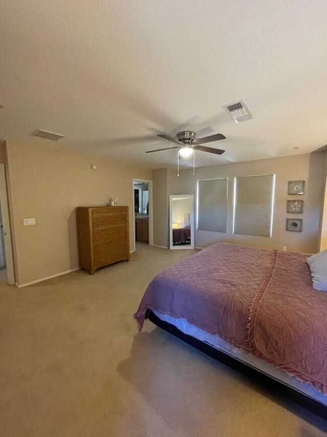 Building Photo - AVAILABLE NOW!  Beautiful 3BD/3BA North West HOME Resort-Style Living Across from Omni Tucson Nat...