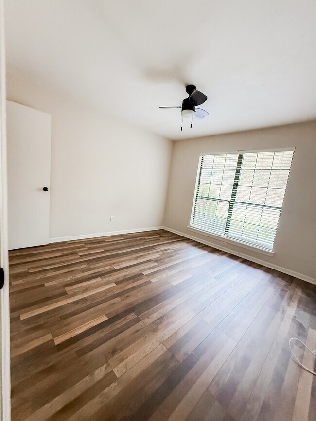 Building Photo - 2312 Brynmahr Dr