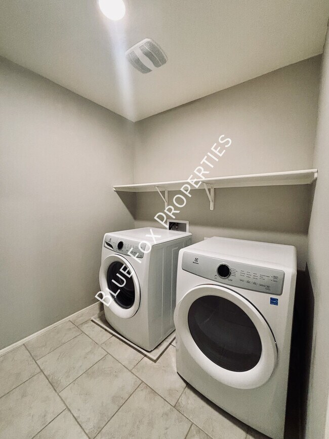 Building Photo - 6524 S Calle Diablo Dr