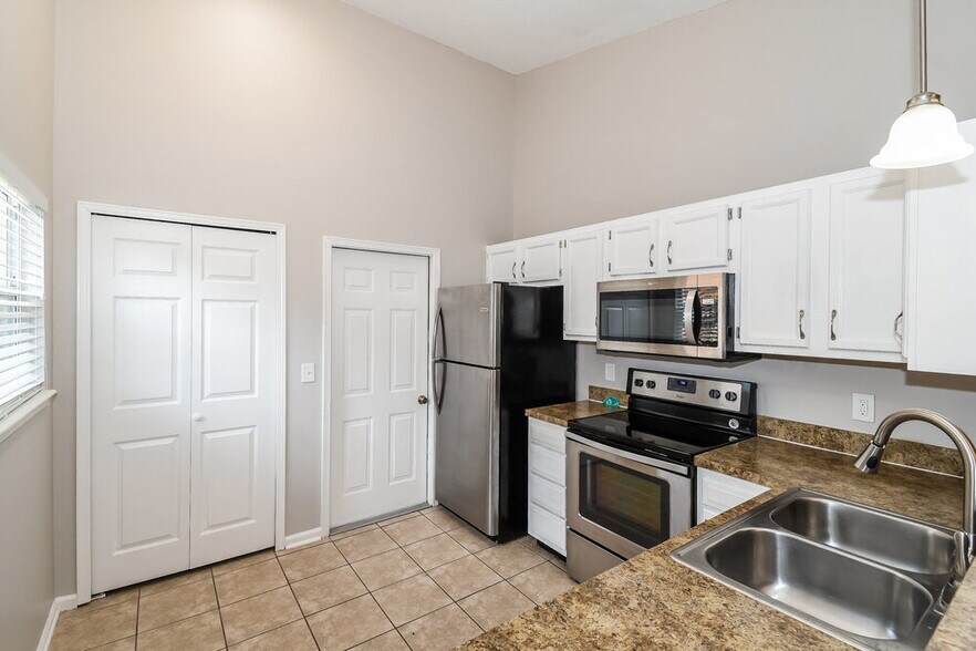 Building Photo - 1348 High Plains Dr S