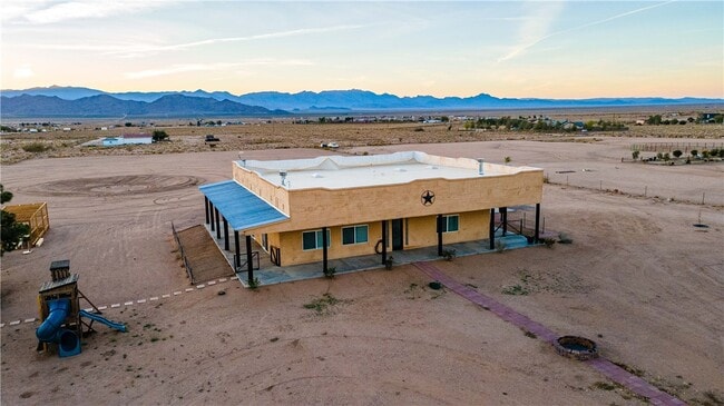 Building Photo - 10563 N Garrett Dr
