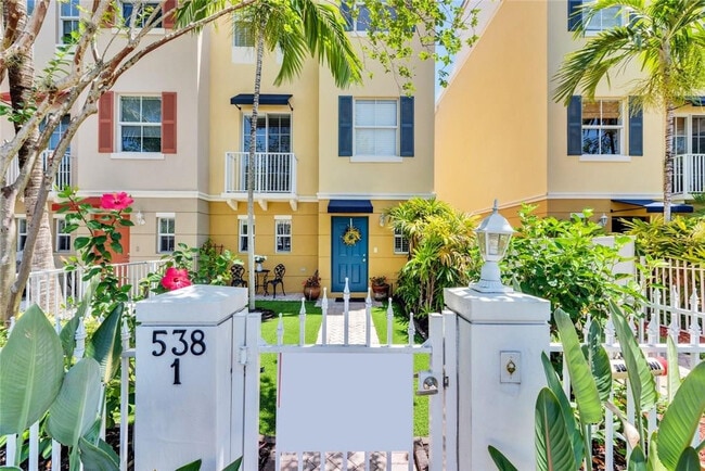 Building Photo - 538 NE 7th Ave