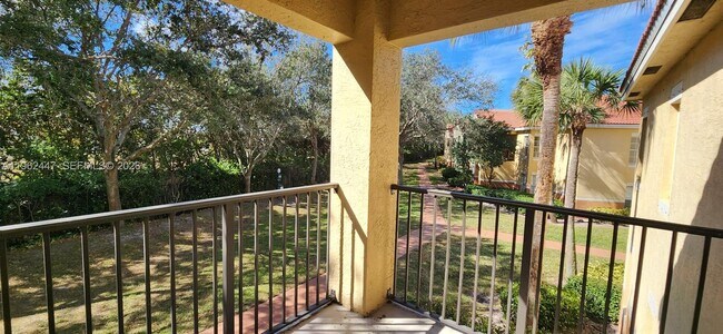 Building Photo - 10300 Fox Trail Rd S