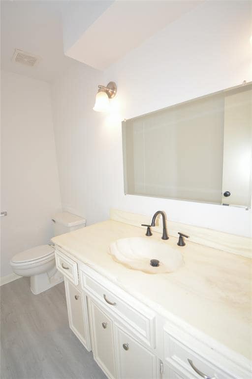 Building Photo - 15138 Corona Del Mar Dr