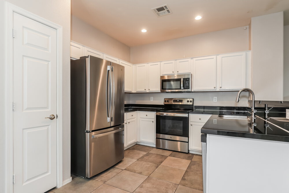 Building Photo - 4043 W Pedro Ln