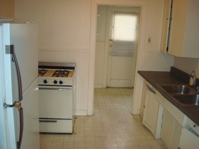 Kitchen - 3614 Westwood Blvd