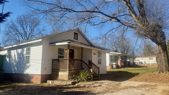 Primary Photo - 410 Cypress Ave