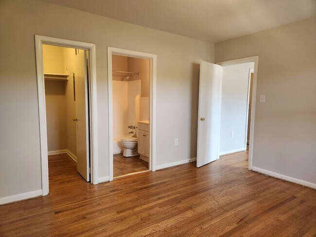 Building Photo - Executive Suites 2