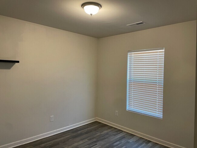 Building Photo - Beautiful 4 bed 3 bath home!