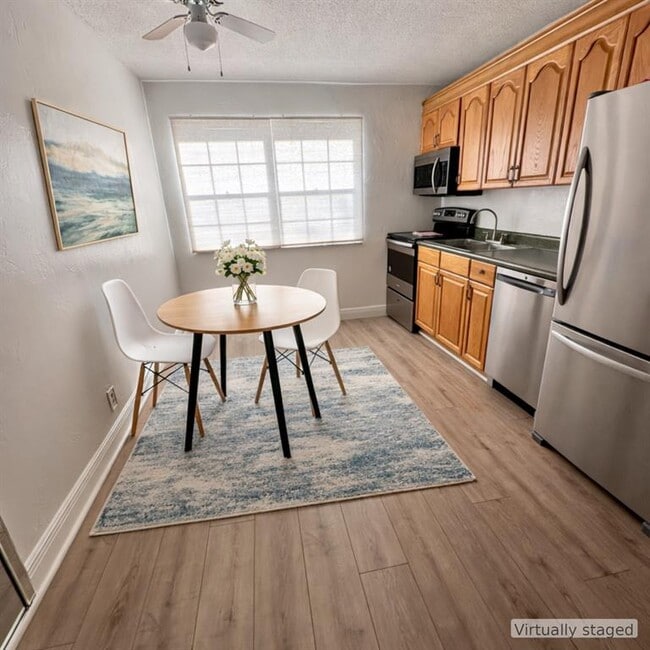 Building Photo - 510 NE 17th Ave