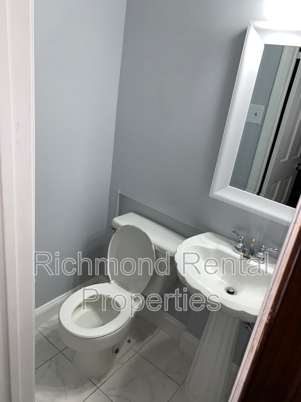 Building Photo - 4 Skipwith Green Cir
