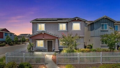 Building Photo - Beautifully Maintained 3-Bedroom Home w/So...