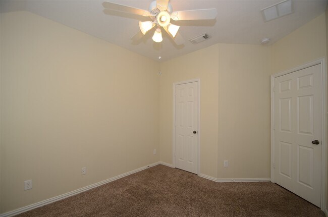 Building Photo - 23207 Dewflower Dr