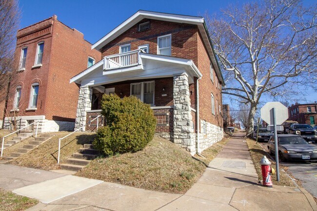 Primary Photo - 3260 Michigan Ave