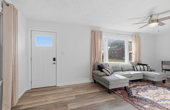 Building Photo - 519 E Water St