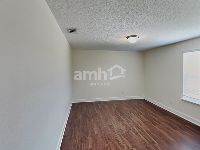 Building Photo - 413 Crestrun Loop