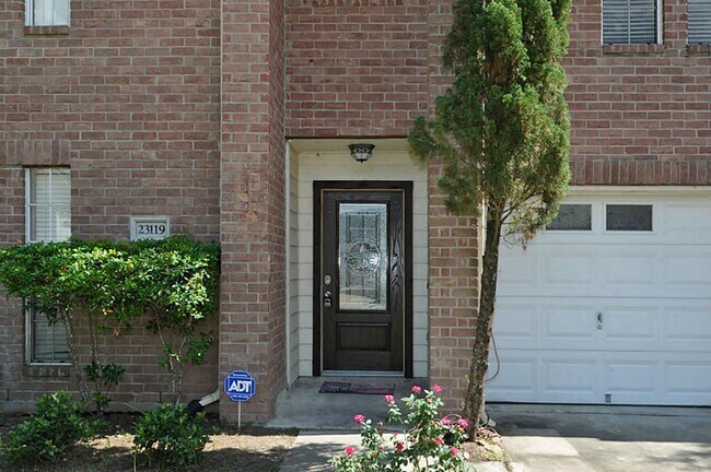 Primary Photo - 23119 S Waterlake