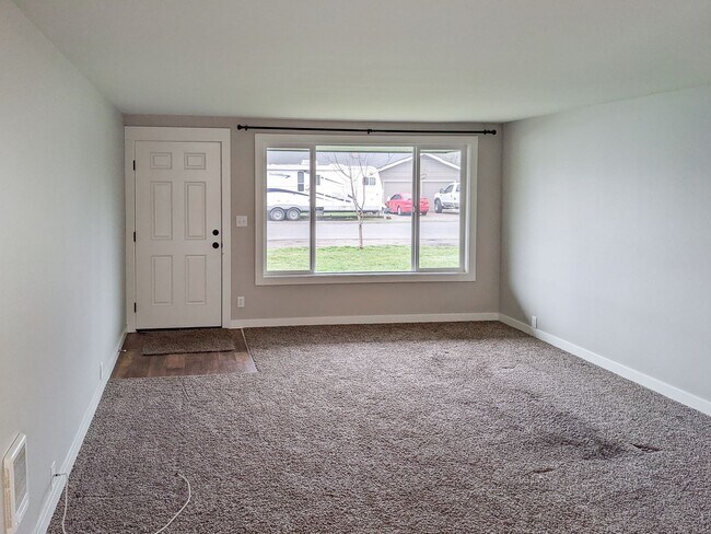 Building Photo - 145-195 Churchdale Ave N