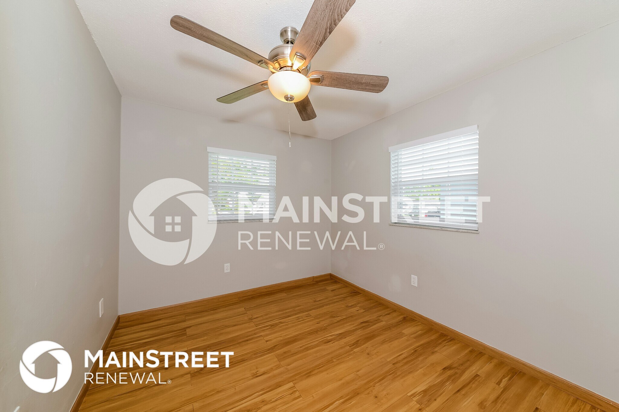 Building Photo - 2459 Stratford Dr