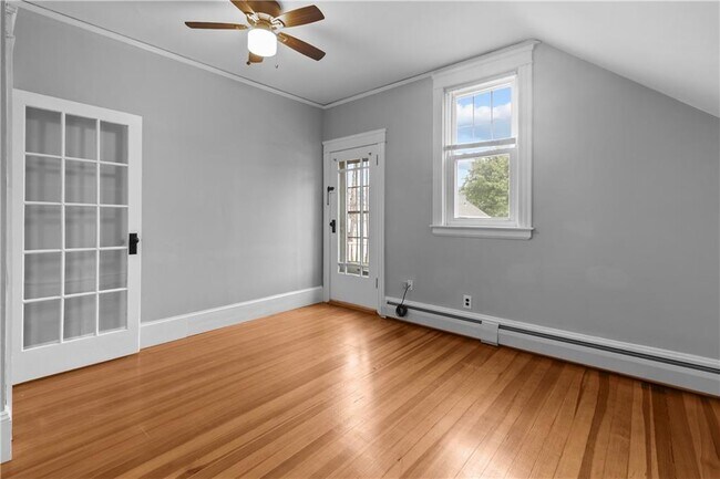 Building Photo - 334 Jastram St