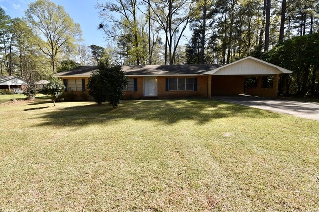 Building Photo - 3 Bedroom 2 Bath Home in Ruston