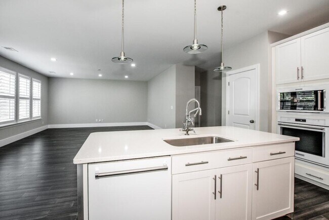 Building Photo - 6120 Durango Way