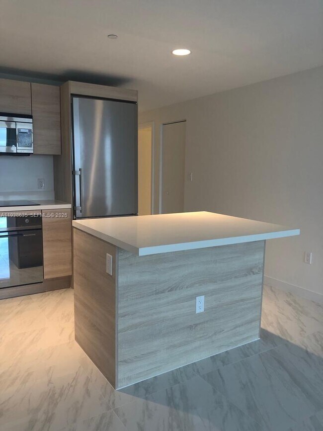 Building Photo - 16385 Biscayne Blvd