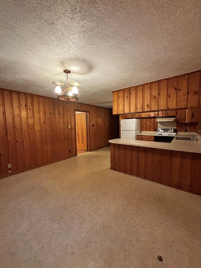 Building Photo - 903 N Audubon Ave