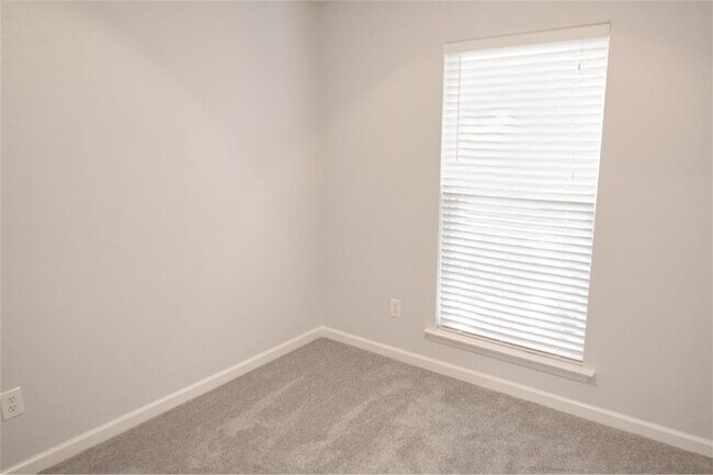 Building Photo - 28 E Brookberry Ct