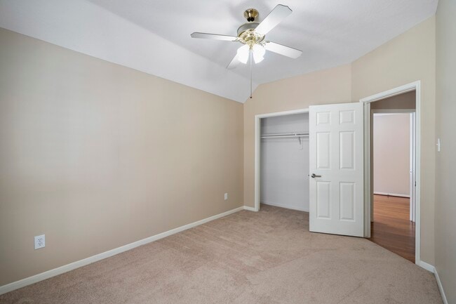 Building Photo - 9631 Bavaria Dr