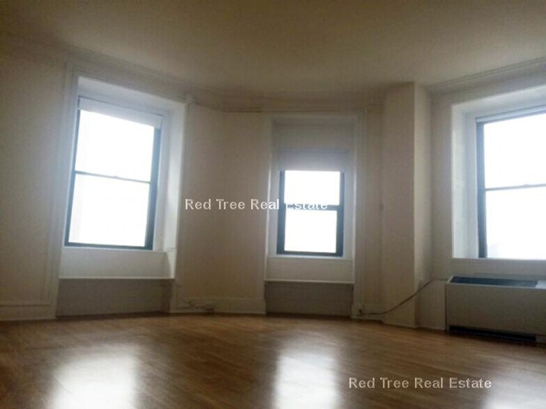 Building Photo - 62 Boylston St