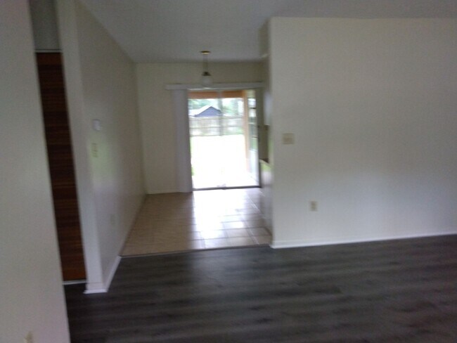 Building Photo - #612-613 Suncrest