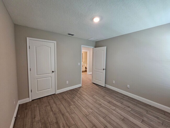 Building Photo - Sawmill Branch 4 Bedroom 2 Bath 3 Car Garage Home