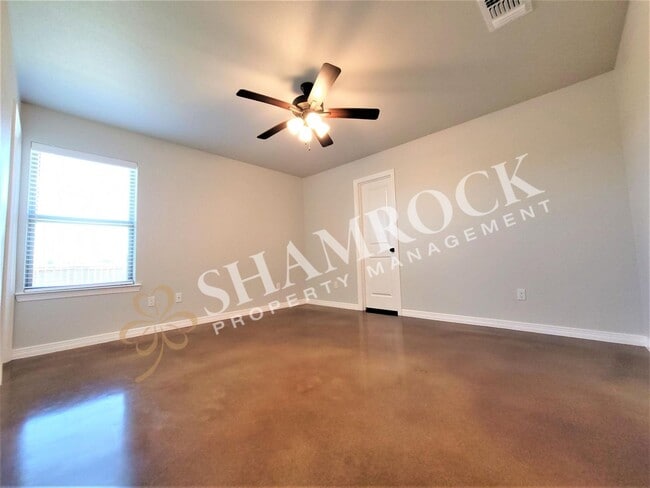 Building Photo - 1002 Sparrow Cove