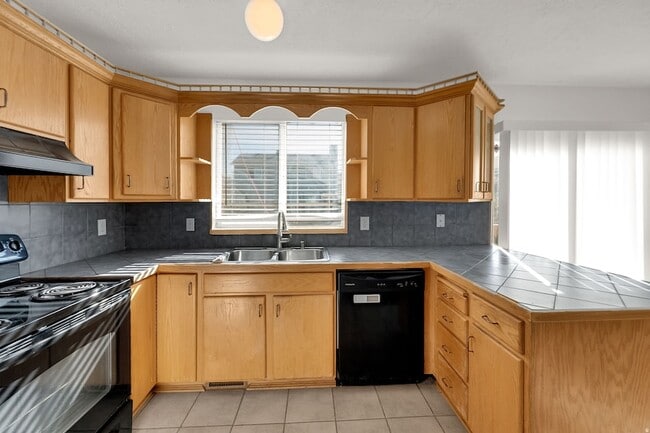 Building Photo - 6939 W 4065 S