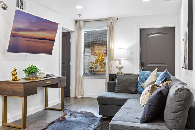 Primary Photo - 2620 Arbor St