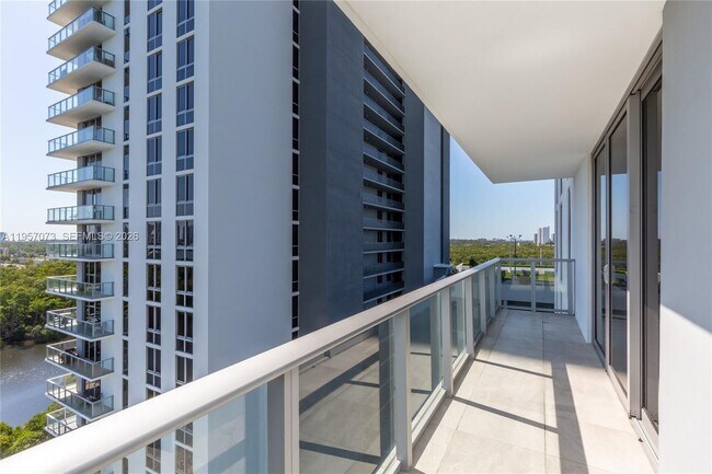 Building Photo - 16385 Biscayne Blvd