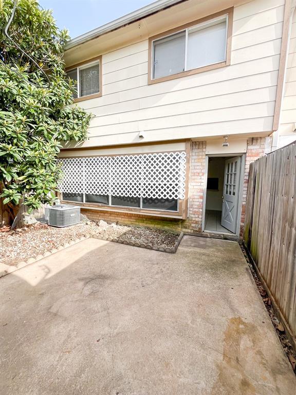 Building Photo - 12933 High Star Dr
