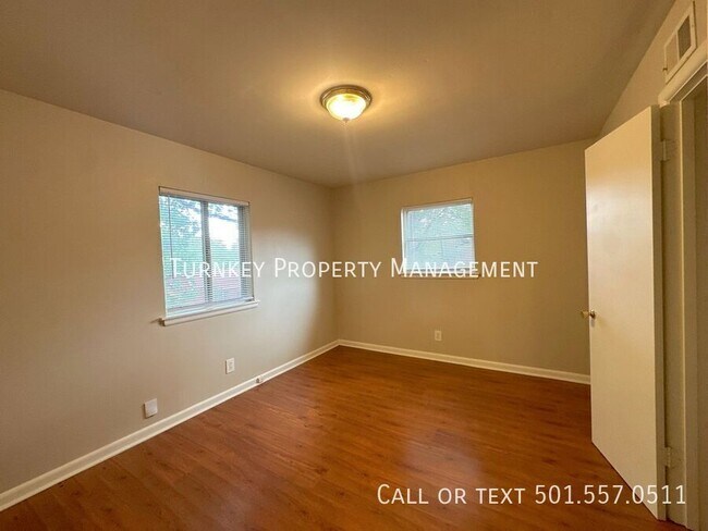Building Photo - 5218 Nelbrook Dr