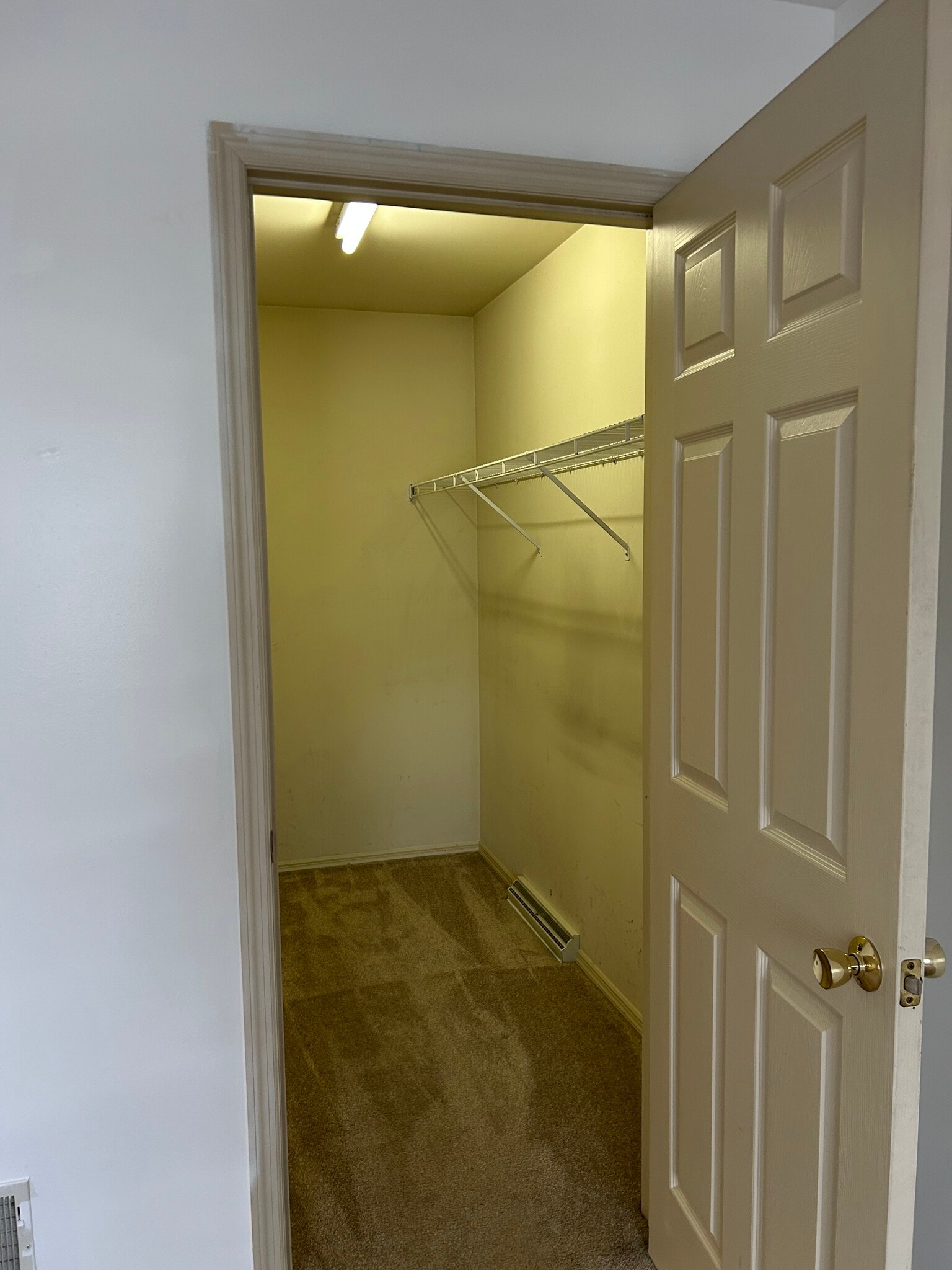 Building Photo - 19 Sycamore Dr