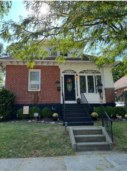 Building Photo - 408 4th Ave