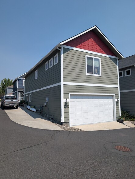 Building Photo - 1006 Pendulum Lane