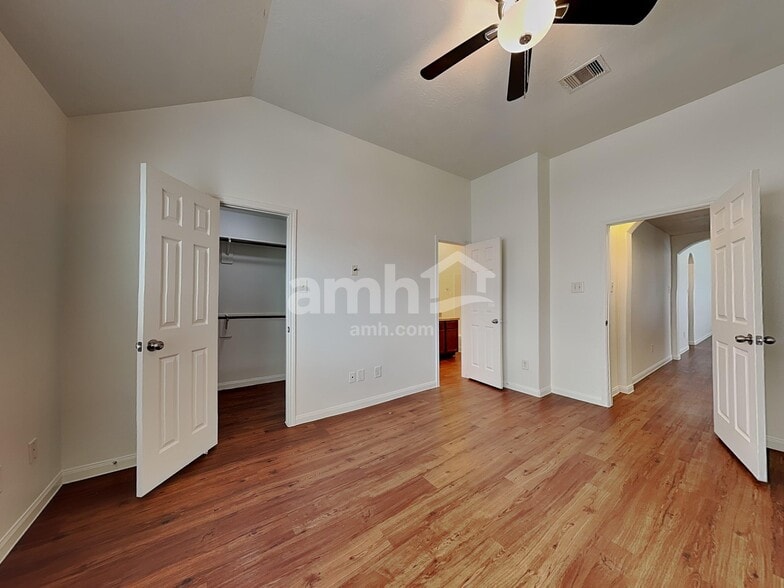 Building Photo - 2710 Bammelwood Dr