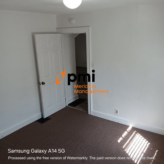 Building Photo - 5041 W 13th St