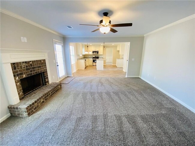 Building Photo - 1825 Miller Lake Dr