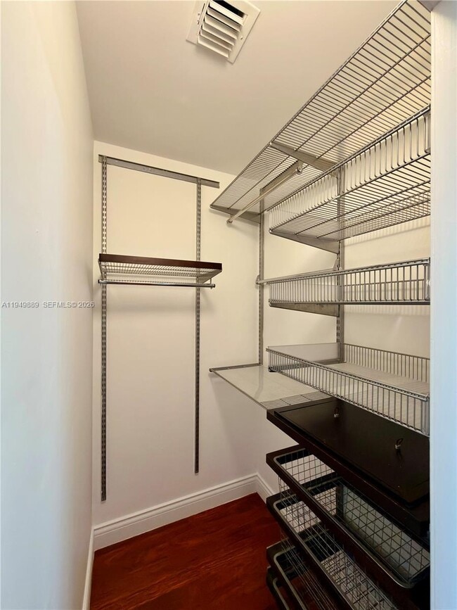 Building Photo - 2501 SW 37th Ave