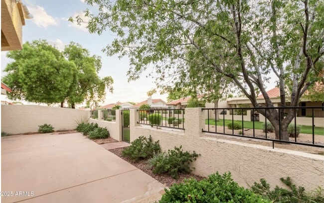 Building Photo - 10546 E Topaz Cir